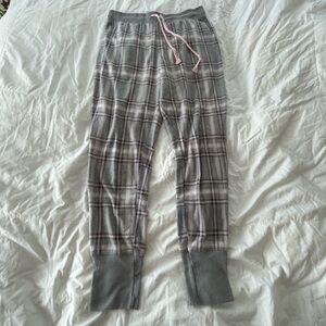 Small and super soft women’s pajama pants